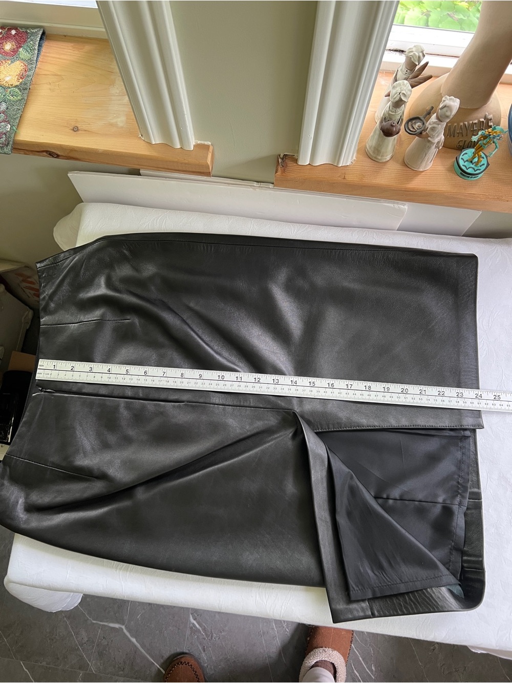 Holt Renfrew Black Leather Pencil Skirt 28” waist - Picture 11 of 11